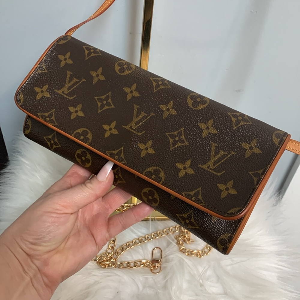 ❌SOLD❌2004 authentic Louis Vuitton Twin Pochette GM crossbody bag - Picture 4 of 17